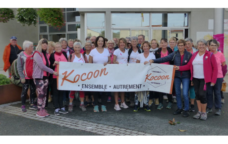 PHOTOS MARCHE ROSE EN SOUTIEN A KOCOON